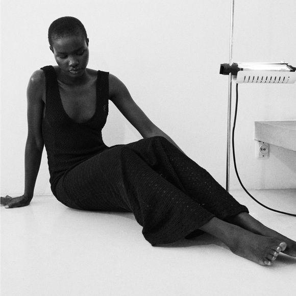 Zara LONG V-NECK DRESS WITH STRAPS. Black. Sizes S, M. New with Tags. - Picture 5 of 9